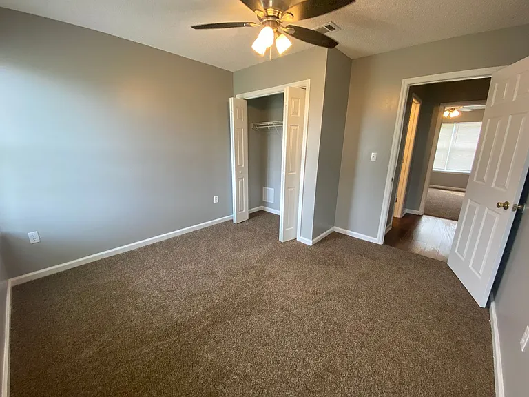 3928 Laurelbrook Dr — Photo 9