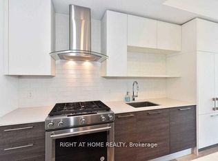 2118 Bloor St W #504, Toronto, ON M6S1M8