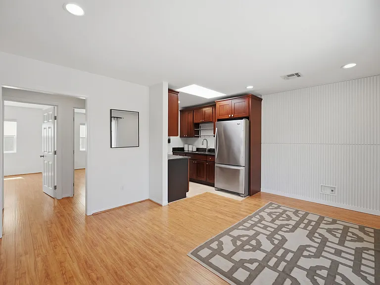 340 N La Fayette Park Pl — Photo 4