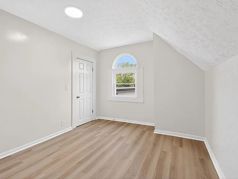 7378 E Main St — Photo 19