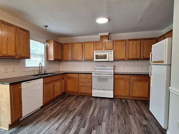 5th image of 4105 Dudleys Grant Dr APT B