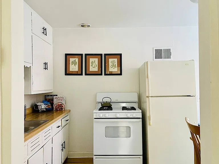 627 S Harlan Ave #B — Photo 20