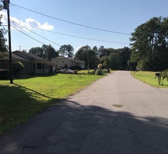 2nd image of 112 Redwood Dr
