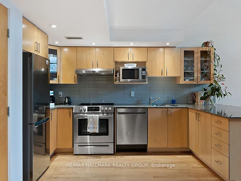 29 Main St #111 — Photo 6