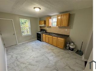 38 S 12th St FLOOR 3, Newark, NJ 07107