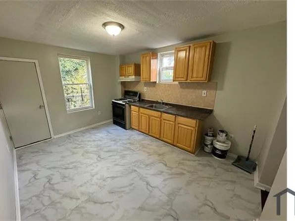 38 S 12th St Floor 3, Newark, NJ 07107