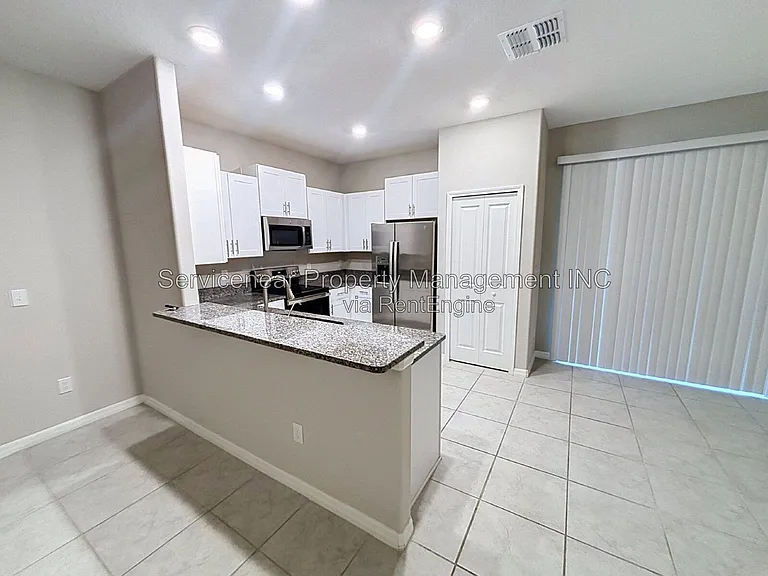 9528 Pembrooke Pines Dr — Photo 8