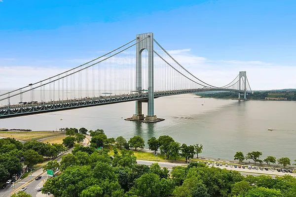 Sold by Redfin Real Estate | media 21