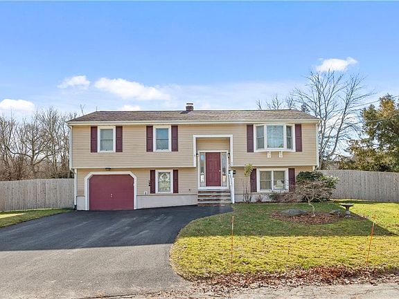2nd image of 44 Elmwood Dr