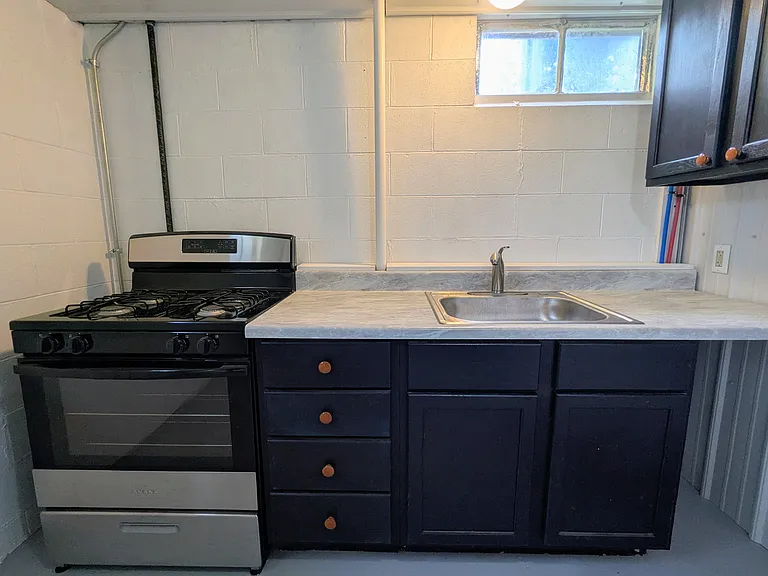 631 E Sherman St — Photo 10