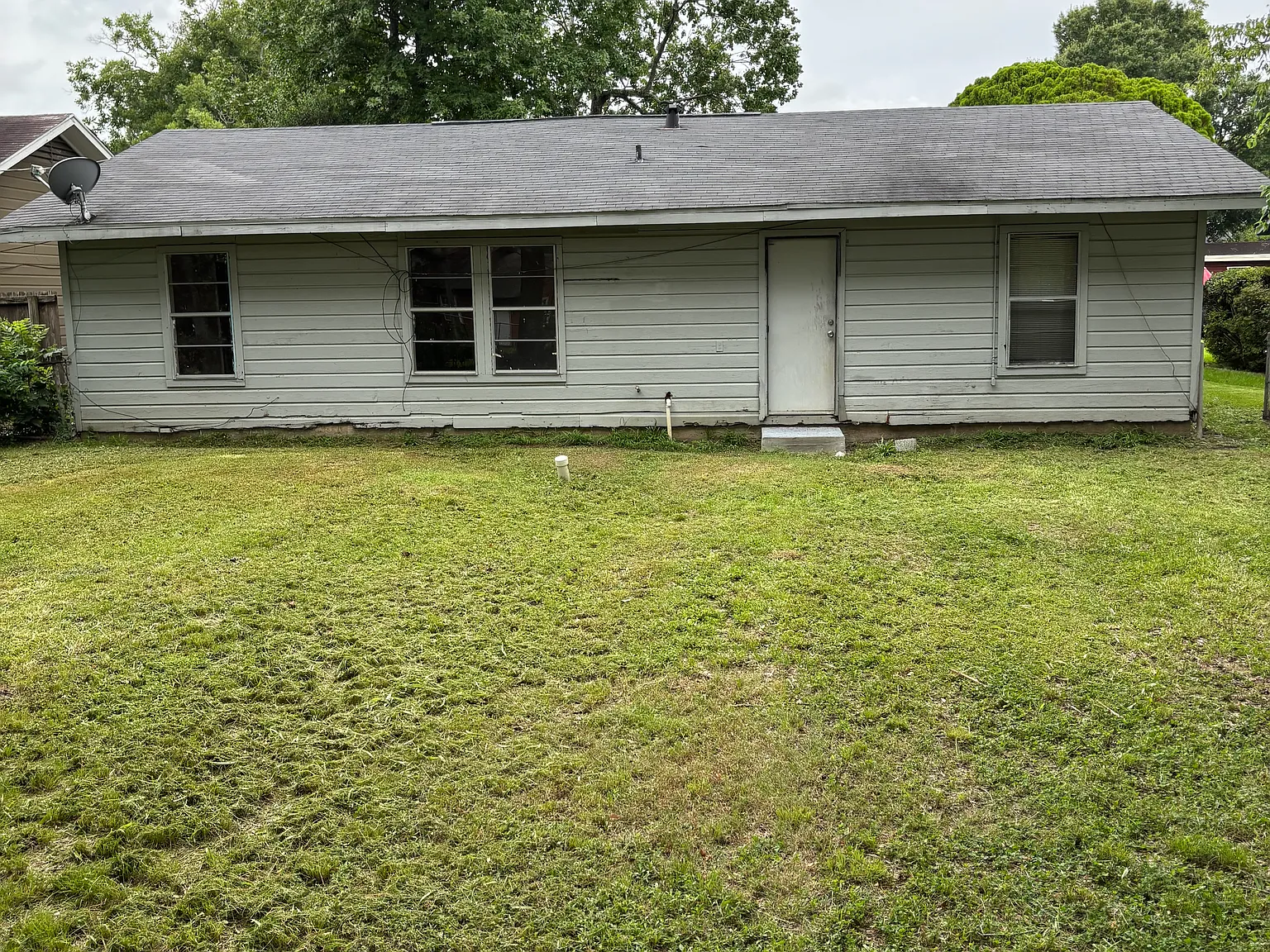 3 bed, 1350 sqft, $1,350 — Photo 2
