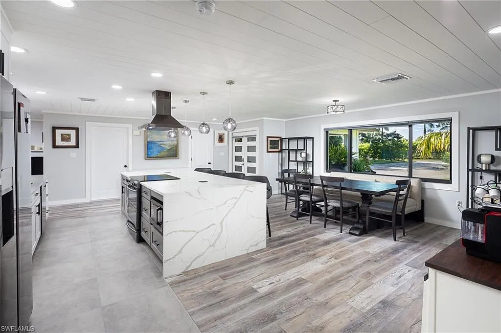 4 bed, 4.0 bath, 2387 sqft, $34,000 — Photo 1