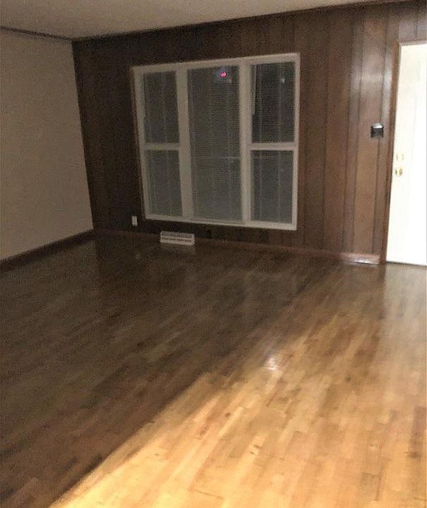 1st image of 658 Sheridan St