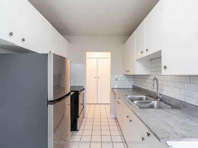2433 1st St #9 — Photo 12
