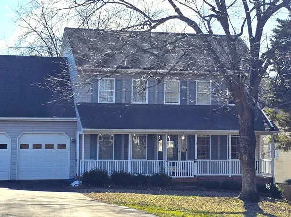 963 Vista Ridge Ct, Front Royal, VA 22630