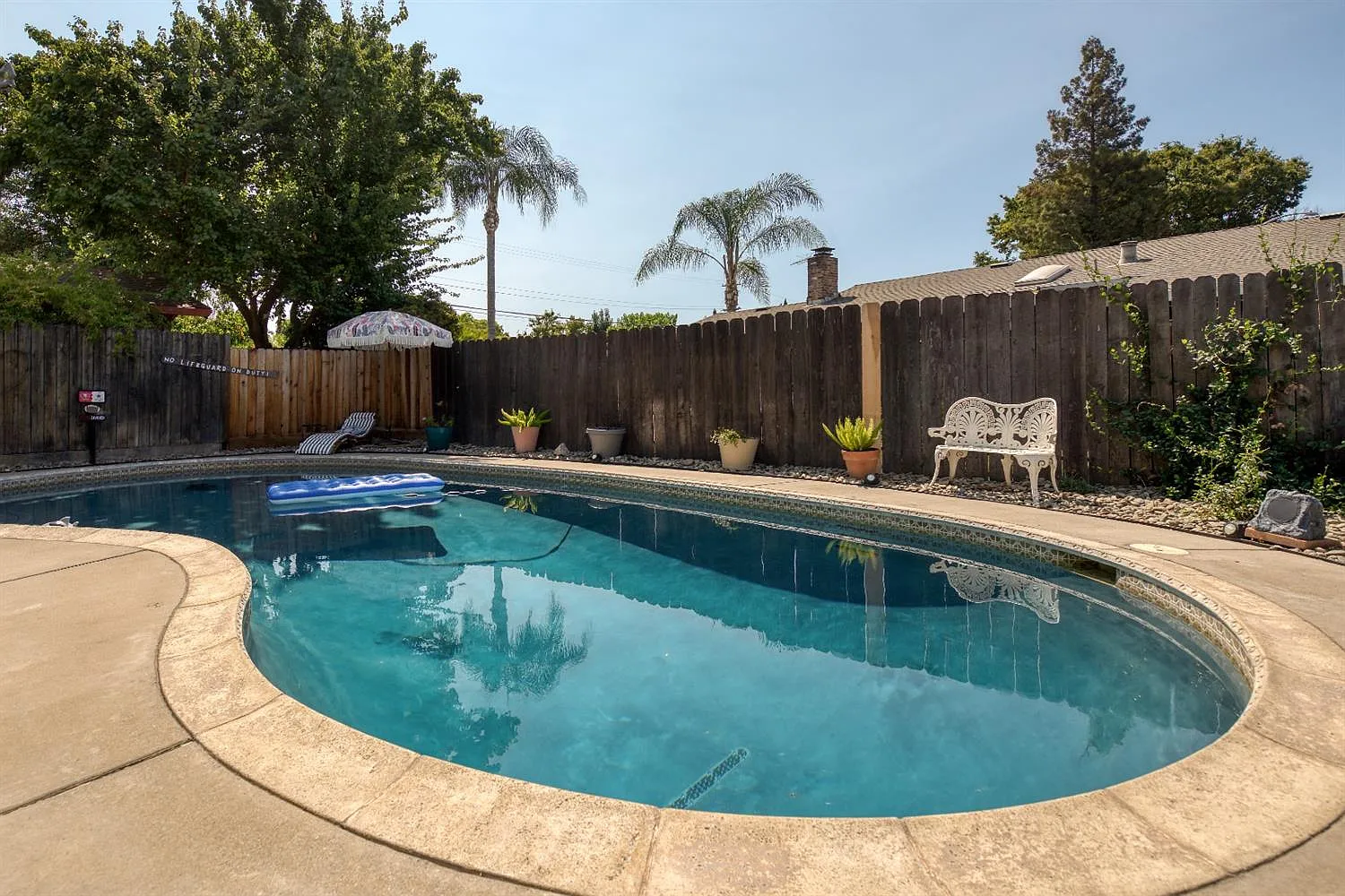 1724 Fairington Ln photo 1