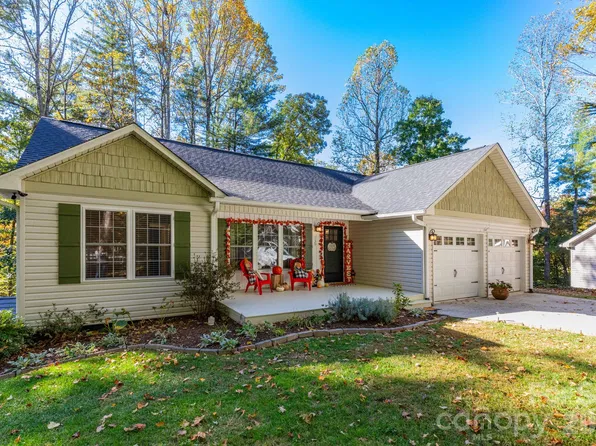 139 Lone Eagle Ln #212, Hendersonville, NC 28739