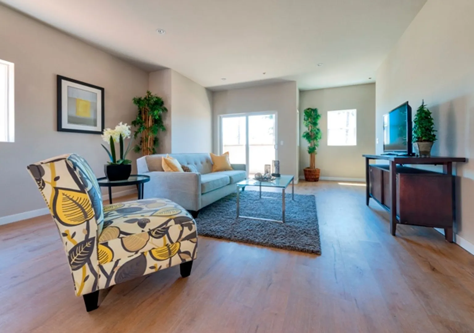Luxury Townhomes located in the heart of Pacific Beach — Photo 1