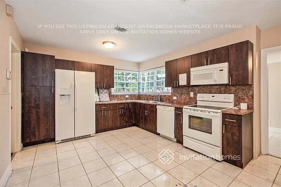 200 SW 65th Way Pembroke Pines, FL 33023 — Photo 2