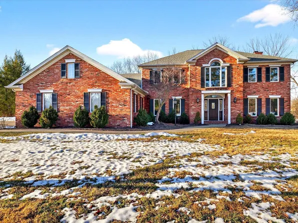 3825 E Devonshire Ct, Bloomington, IN 47408