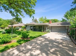 4716 Overlook Dr, Bloomington, MN 55437
