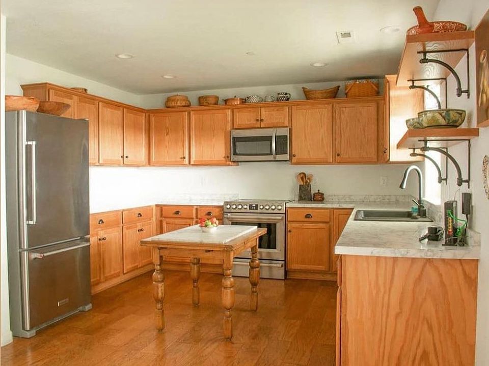 2nd image of 463-960 Raines Rd