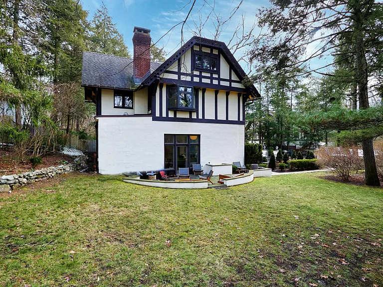 8 Old Park Rd — Photo 15