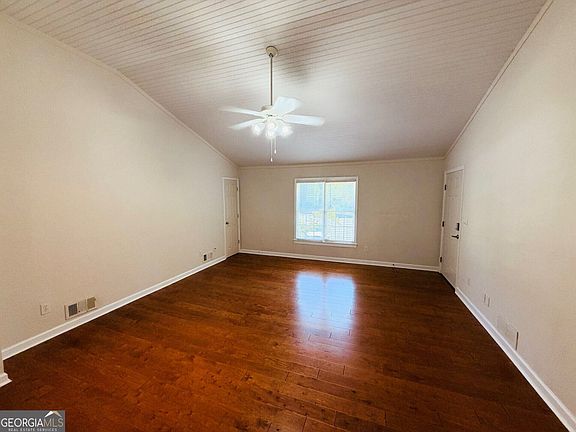 3rd image of 1020 Scott Blvd