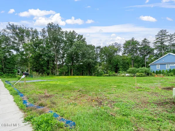 25 Buff Road, Saratoga Springs, NY 12866