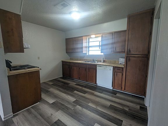 2nd image of 7081-7087 Terrell St