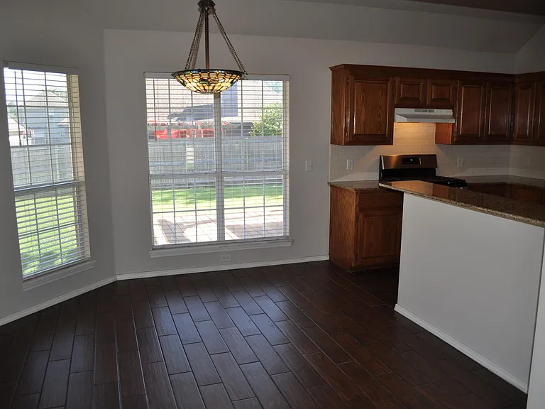 1301 W Quincy St — Photo 9
