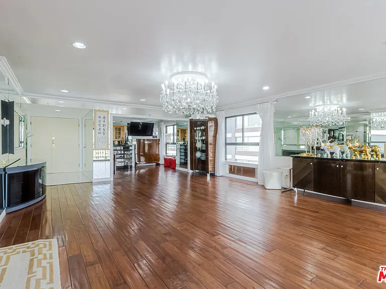 727 S Ardmore Ave #906 — Photo 5