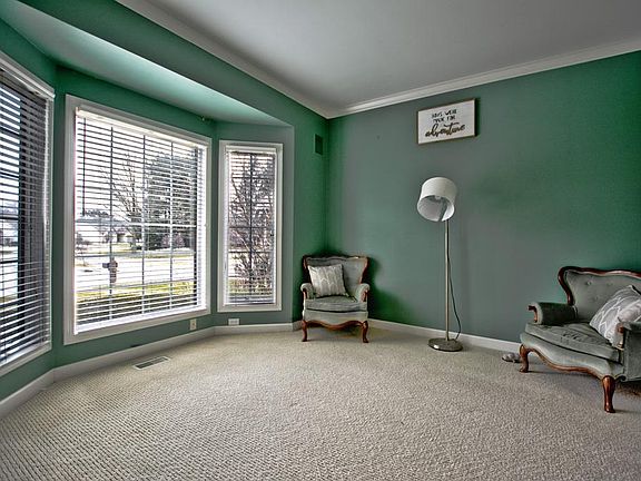 3rd image of 54165 Pebblestone Ln