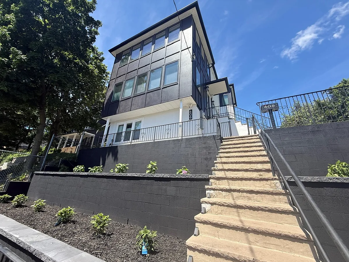 Building Photo - 606 5th St