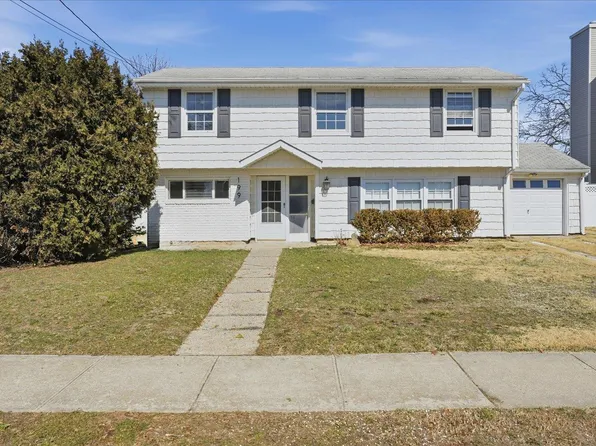 199 N Delaware Avenue, Massapequa, NY 11758