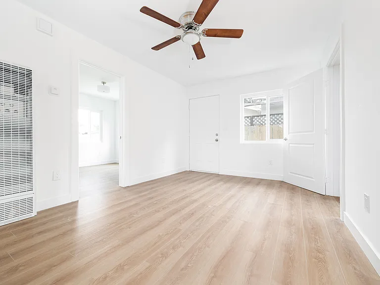 843 Payne St — Photo 9