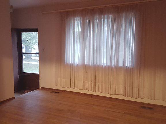 4th image of 31311 Gardendale Dr