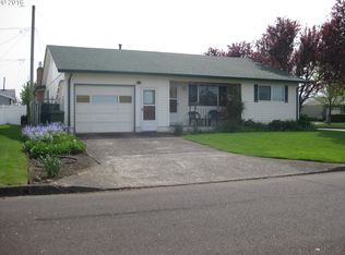 1394 Hampton Way, Woodburn, OR 97071