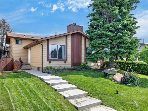 80 W Templevale Way NE, Calgary, AB T1Y 4V2