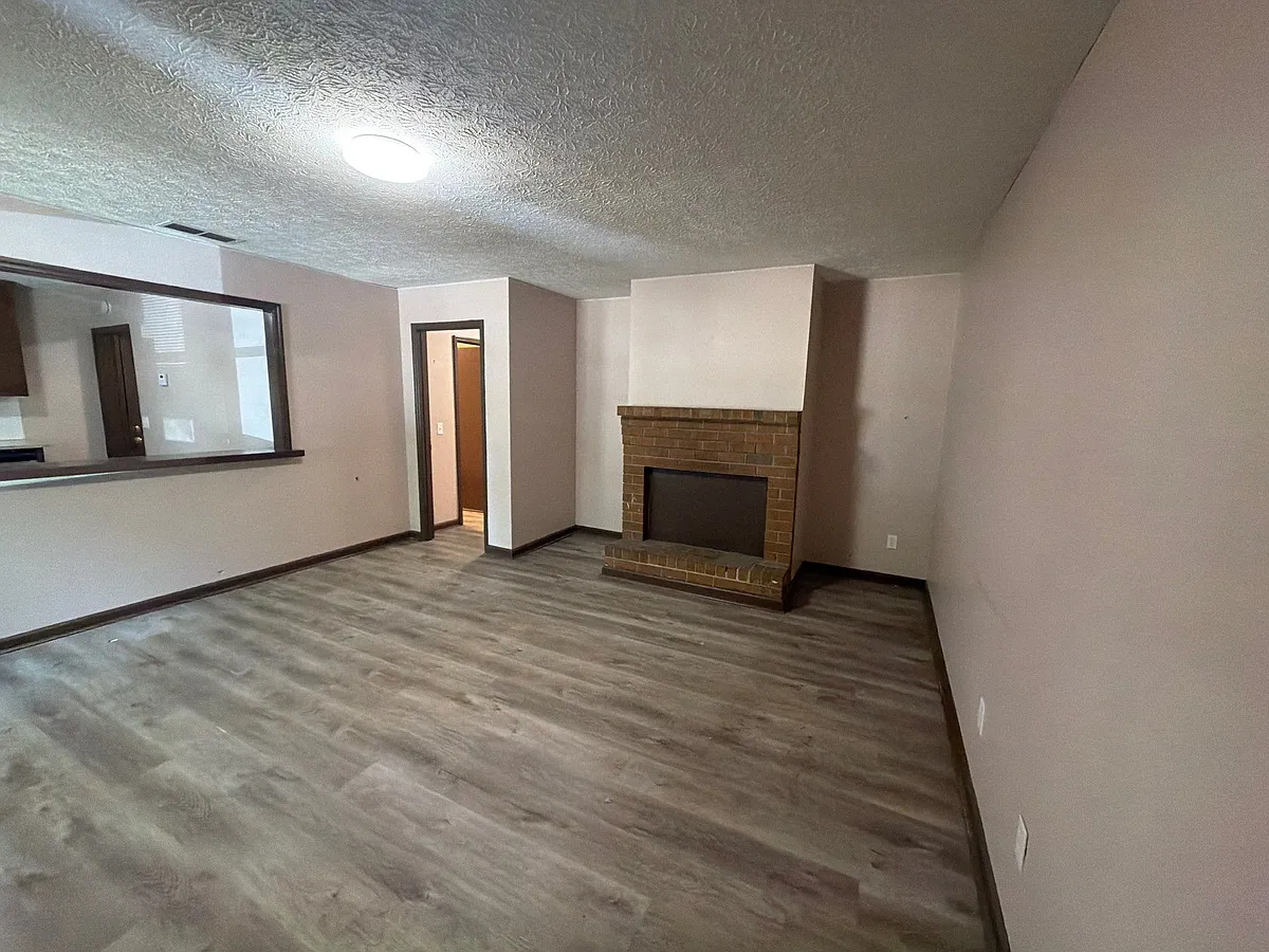 Building Photo - 271 E Wright St #7
