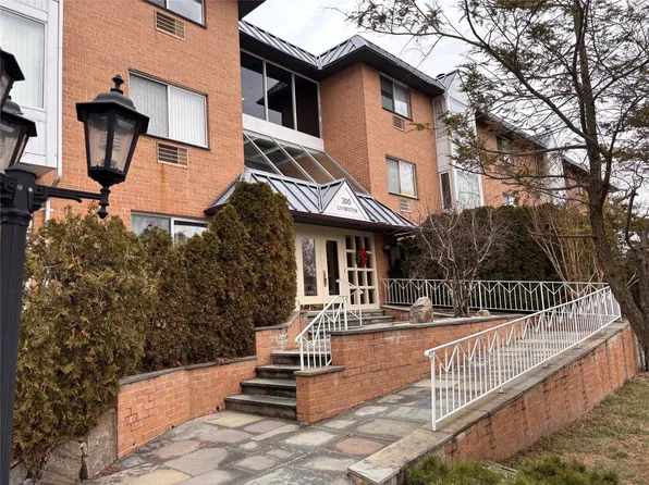 300 Livingston Avenue #2H, Mamaroneck, NY 10543