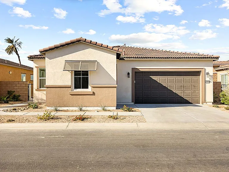 48775 Barrymore St — Photo 32