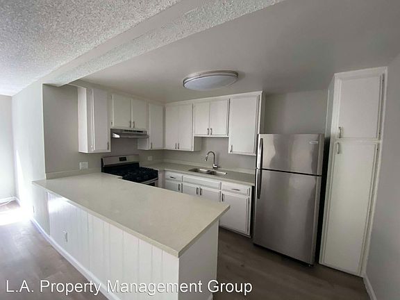 2nd image of 829 N Bunker Hill Ave #2R