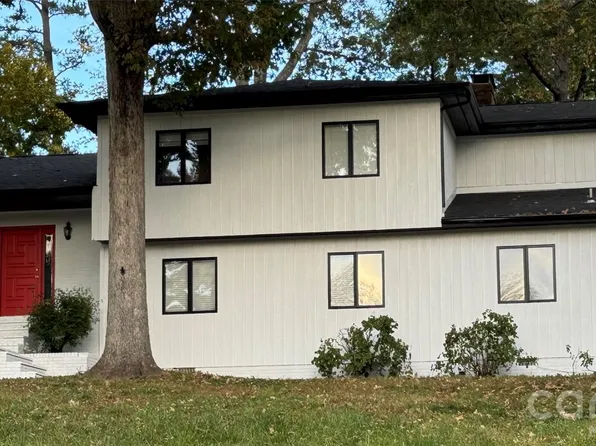 3750 11th St NE, Hickory, NC 28601