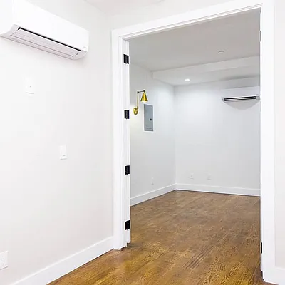Rented by Nooklyn NYC LLC | media 31