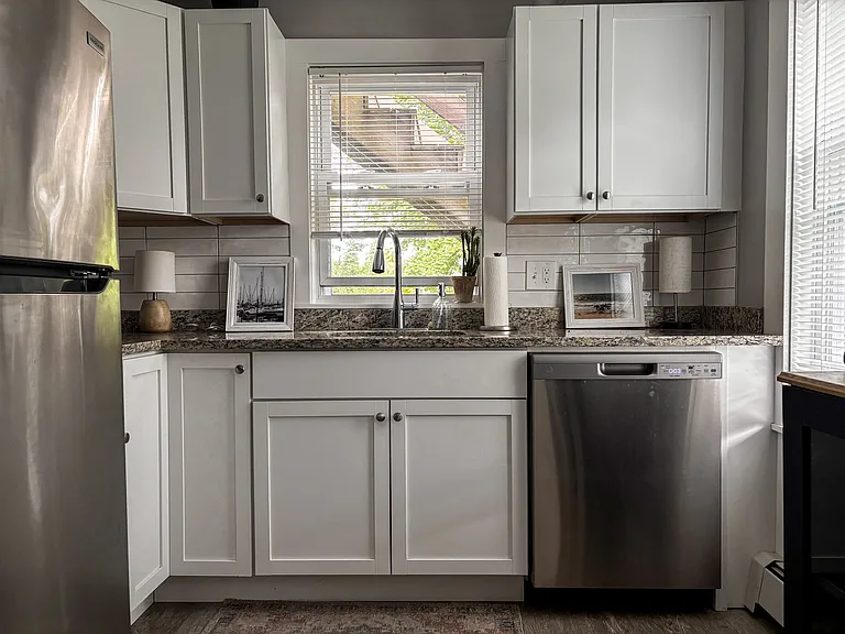 47 Laurel St #1 — Photo 16