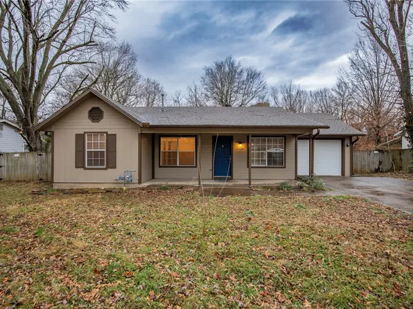 2008 W Holly St, Fayetteville, AR 72703