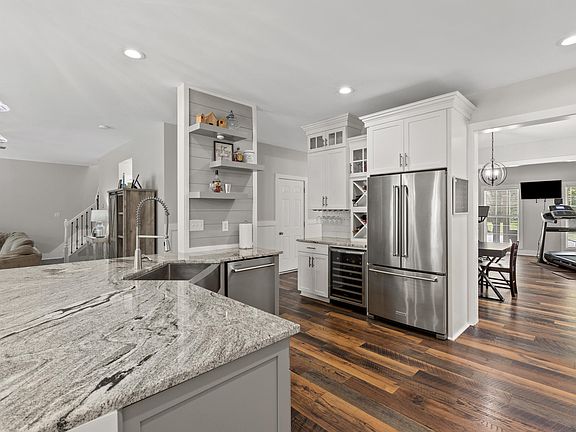 4th image of 1040 Jouett Creek Dr