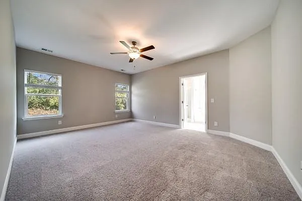 1398 Wentworth Dr — Photo 14
