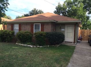 233 W Peach St, Grapevine, TX 76051